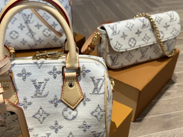 LVBMB8-872a42cad18a.webp Louis Vuitton Speedy Bandoulire 20 Multicolor Beige 20Cm M24709, Designer Handbags, Womens Purse, luxury bags