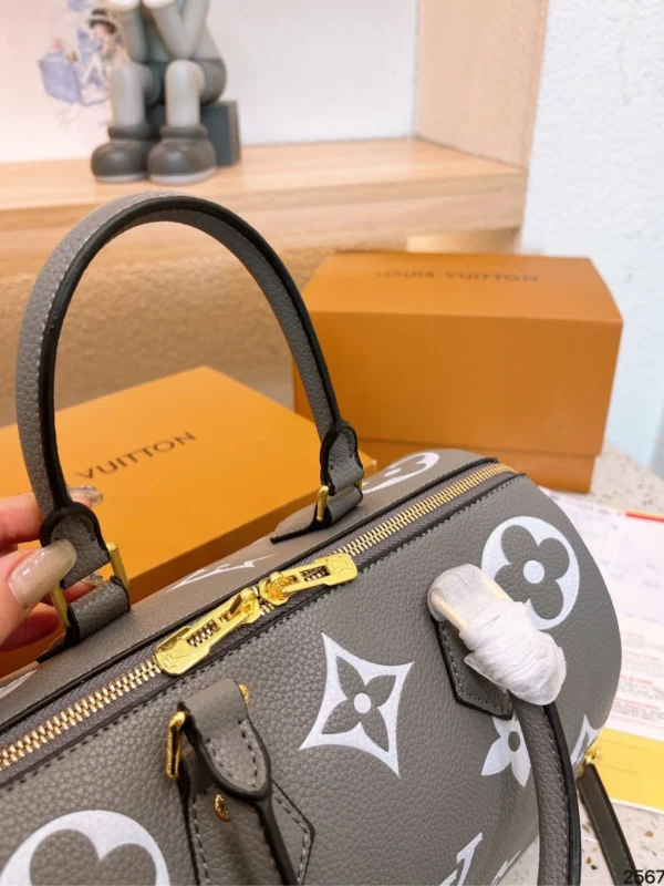 LVBP2-6-d75d0dad76b4.webp Louis Vuitton Speedy Bandouli Re 20 Monogram Empreinte Leather 20Cm M46575, Designer Handbags, Womens Purse, luxury bags