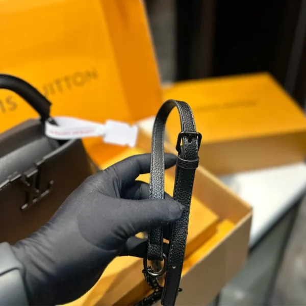 LVEB4-953e12a5e7d1.webp Louis Vuitton Capucines East West Mini Optic Black 19Cm M23955, Designer Handbags, Womens Purse, luxury bags