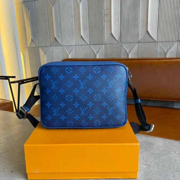 Louis Vuitton Outdoor Messenger Navy Blue 25Cm M30242, Designer Handbags, Womens Purse, luxury bags