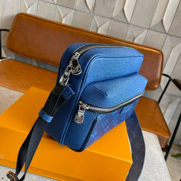Louis Vuitton Outdoor Messenger Navy Blue 25Cm M30242, Designer Handbags, Womens Purse, luxury bags