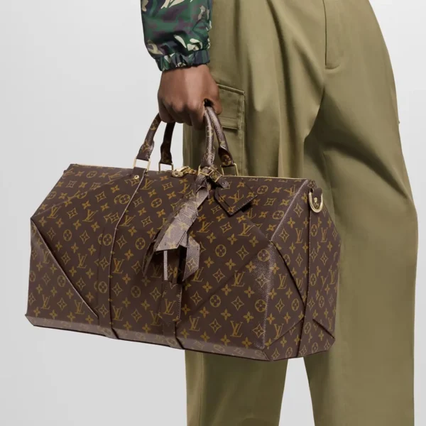 SUPERCLONE-2026-08-10T161207.870.webp Louis Vuitton Bag 50cm/19.7in Monogram Canvas M26131