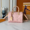 WhatsApp-Image-2026-06-29-at-14.59.02-4f63c8a230a5.webp Louis Vuitton Speedy Bandoulière Monogram Emblème Rose Ruban Color 20.5cm M2A377