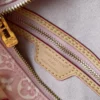 WhatsApp-Image-2026-06-29-at-14.59.18-ac6ec6dd5611.webp Louis Vuitton Speedy Bandoulière Monogram Emblème Rose Ruban Color 20.5cm M2A377