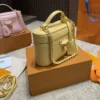 WhatsApp-Image-2026-06-30-at-09.26.49-1-466a8560870f.webp Louis Vuitton Vanity Chain Pouch 19cm M29051