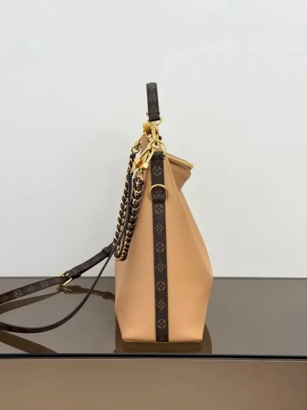 WhatsApp-Image-2026-06-30-at-17.20.41-1-cbcce3548725.webp Louis Vuitton Multipass Bag Arizona Beige 30cm M28029