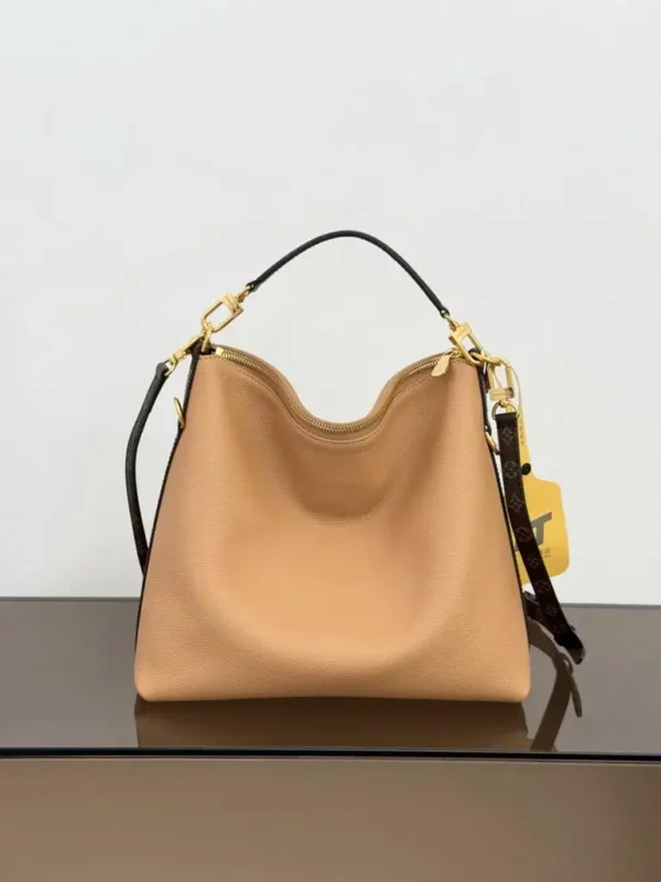 WhatsApp-Image-2026-06-30-at-17.20.41-2-6132bcbfa88f.webp Louis Vuitton Multipass Bag Arizona Beige 30cm M28029