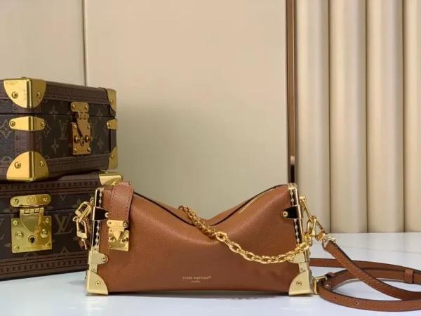 WhatsApp-Image-2026-06-30-at-17.21.08-a328f63922e8.webp Louis Vuitton Slim Trunk Bag Brown 23cm M29088