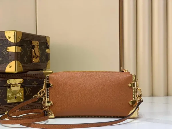 WhatsApp-Image-2026-06-30-at-17.21.09-f866b2834177.webp Louis Vuitton Slim Trunk Bag Brown 23cm M29088