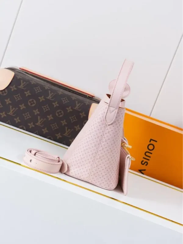 WhatsApp-Image-2026-06-30-at-17.23.31-1c0ee722c452.webp Louis Vuitton All In BB Bag Light Bliss 16cm M28886