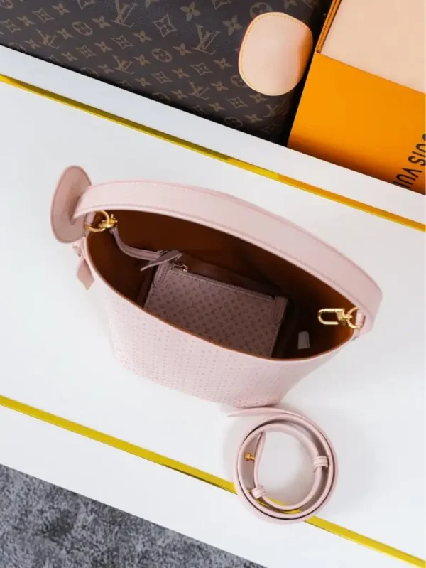 WhatsApp-Image-2026-06-30-at-17.23.31-7-cb206dfedf57.webp Louis Vuitton All In BB Bag Light Bliss 16cm M28886