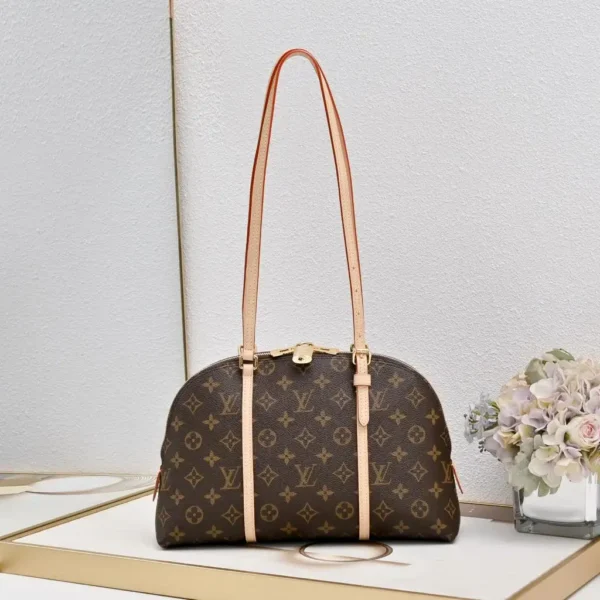 WhatsApp-Image-2026-06-30-at-17.30.45-3c28efe54017.webp Louis Vuitton Squire PM Bag 30cm M28951