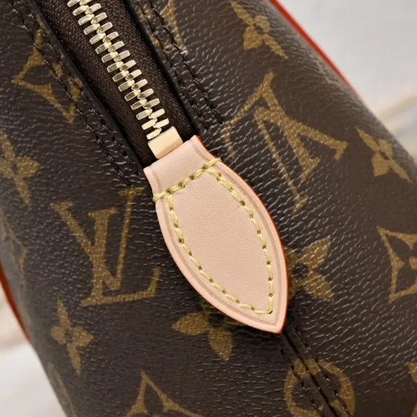 WhatsApp-Image-2026-06-30-at-17.30.46-4-1-6b2b468453d4.webp Louis Vuitton Squire PM Bag 30cm M28951