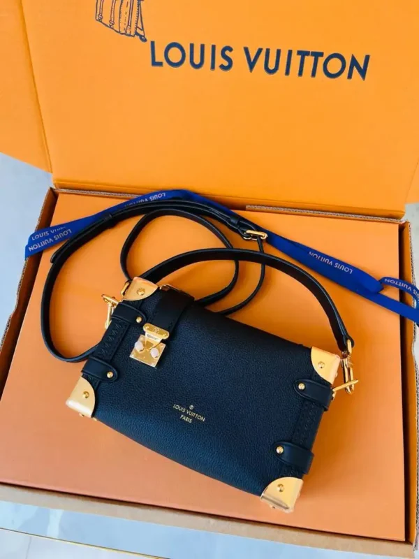 WhatsApp-Image-2026-06-30-at-17.31.08-3-4191465cea85.webp Louis Vuitton PM Side Trunk Bag Black 19cm M23817