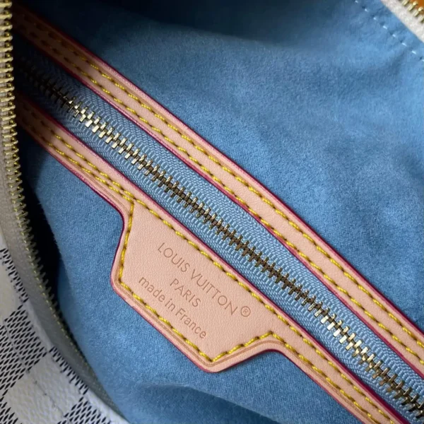 WhatsApp-Image-2026-07-01-at-10.06.08-8e9b9a3ccf6a.webp Louis Vuitton Speedy 30 Soft Damier Azur Canvas N40908