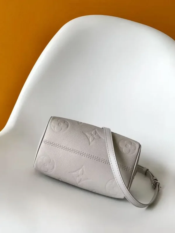 WhatsApp-Image-2026-07-01-at-14.02.34.webp Louis Vuitton Speedy 20 Bag Brume Grey 16cm M28343