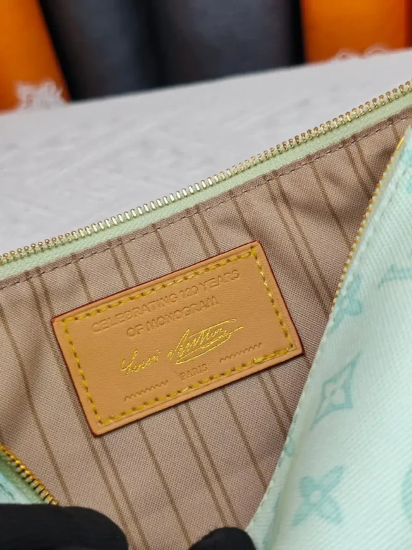 WhatsApp-Image-2026-07-01-at-15.52.34-1.webp Louis Vuitton Pochette Accessory Bags 16 cm M28320