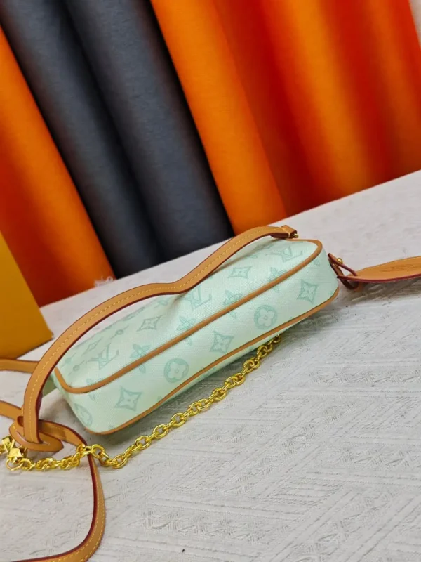 WhatsApp-Image-2026-07-01-at-15.52.34.webp Louis Vuitton Pochette Accessory Bags 16 cm M28320
