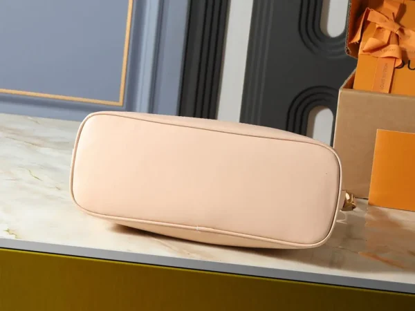 WhatsApp-Image-2026-07-01-at-18.21.05.webp Louis Vuitton Alma PM Bag Beige 32cm M27388