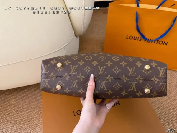 Louis Vuitton CarryAll East West Bag Monogram Canvas 36cm M28101