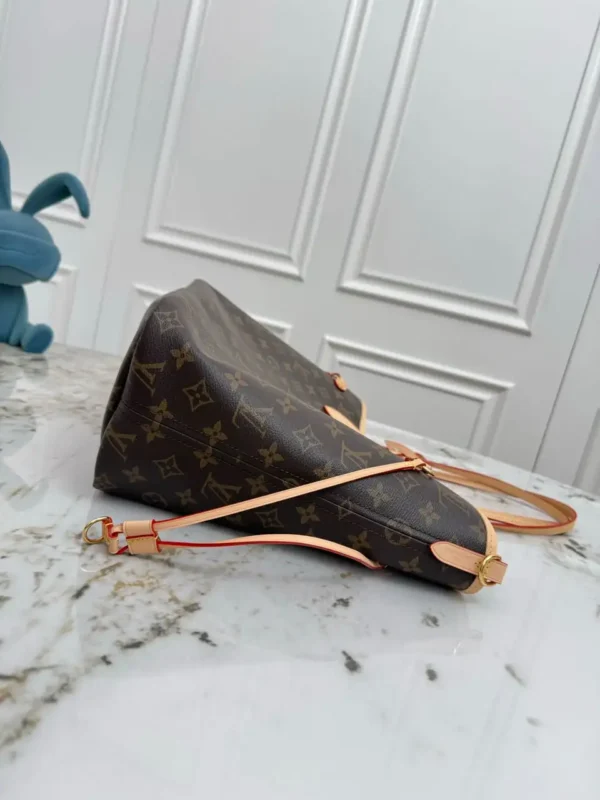 WhatsApp-Image-2026-07-02-at-09.52.38-1.webp Louis Vuitton Neverfull Inside Out MM Bag Monogram Anniversary 47cm M28376