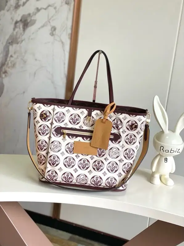 WhatsApp-Image-2026-07-02-at-09.53.32-2.webp Louis Vuitton Neverfull Inside Out MM Bag Monogram Canvas 47cm M28377