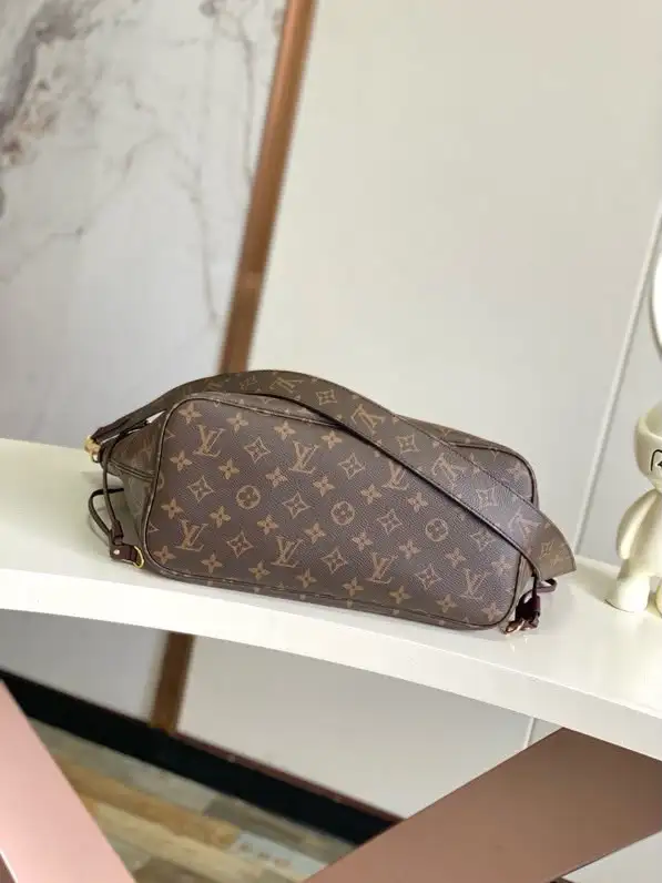 WhatsApp-Image-2026-07-02-at-09.53.35-2.webp Louis Vuitton Neverfull Inside Out MM Bag Monogram Canvas 47cm M28377