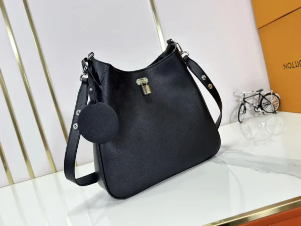 WhatsApp-Image-2026-07-02-at-14.31.16.webp Louis Vuitton All Around PM Black 25cm M28306