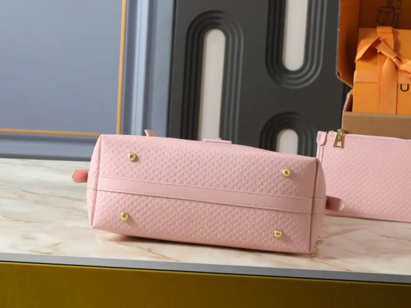 WhatsApp-Image-2026-07-02-at-17.24.22-2.webp Louis Vuitton Carryall PM Bag Light Bliss 29cm M28518