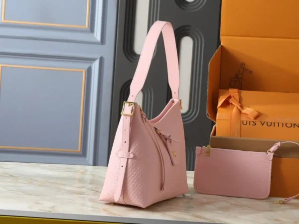 WhatsApp-Image-2026-07-02-at-17.24.22.webp Louis Vuitton Carryall PM Bag Light Bliss 29cm M28518