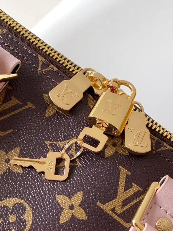 WhatsApp-Image-2026-08-11-at-13.52.32.webp Louis Vuitton Keepall Bandoulière 45cm/17.7in Monogram Coated Canvas M25822