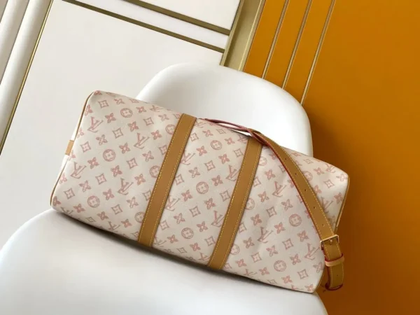 Louis Vuitton Keepall Bandoulière Bag 45cm/17.7in Monogram Dune / Beige M28238