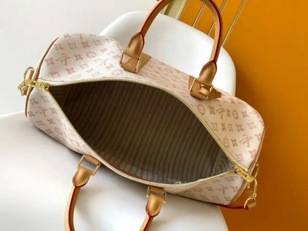 Louis Vuitton Keepall Bandoulière Bag 45cm/17.7in Monogram Dune / Beige M28238