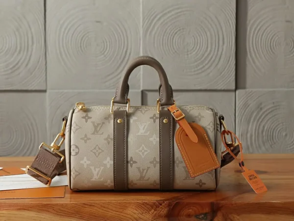WhatsApp-Image-2026-08-11-at-14.15.13.webp Louis Vuitton Keepall Bandoulière Bag 25cm/9.8in Sand Beige Monogram M29272