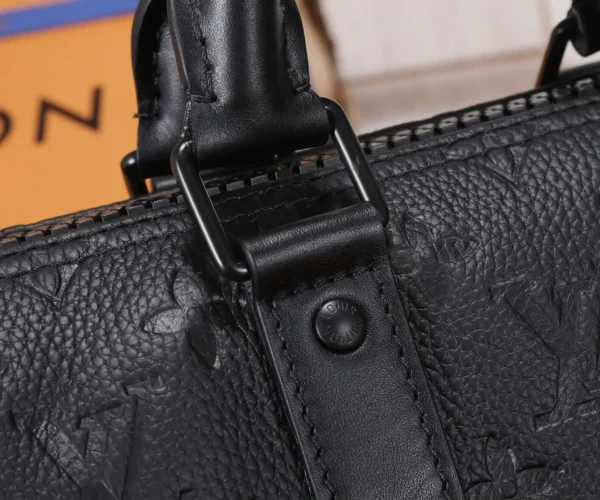 WhatsApp-Image-2026-08-11-at-14.16.25.webp Louis Vuitton Keepall Bandoulière Bag 25cm/9.8in Black Taurillon Cowhide M20900