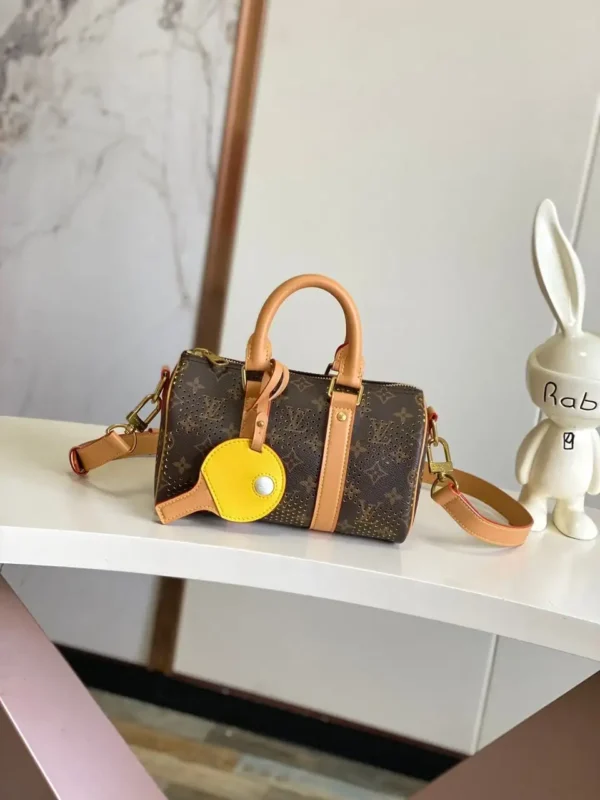 WhatsApp-Image-2026-08-11-at-14.17.24.webp Louis Vuitton Keepall Bandoulière Bag 25cm/9.8in Monogram Pattern/Yellow Color M29296