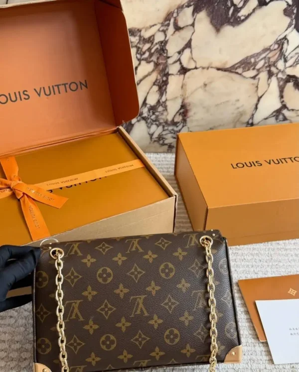 WhatsApp-Image-2026-08-27-at-08.52.43-2.webp Louis Vuitton Trunkie Bag 27cm/10.6in Canvas Material M14526