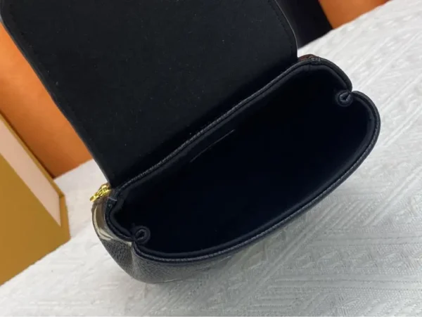 Louis Vuitton Tiny Backpack Tourterelle Black 19cm