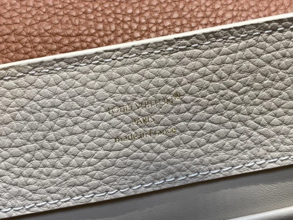 d4eee66a-39d6df12f63c.webp Louis Vuitton Capucines MM M12956 Gray 31.5cm/ 12.2in, Designer Handbags, Womens Purse, luxury bags