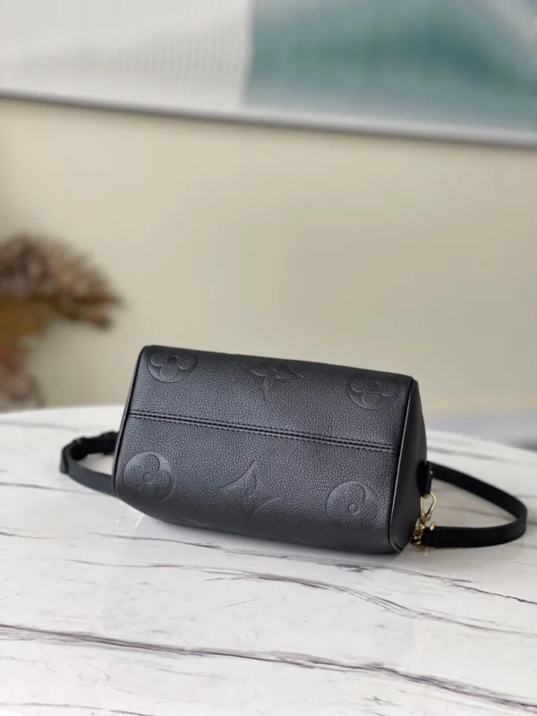 d5d6fe45-5c892f735a4d.webp Louis VuittonSpeedy Bandouliere Bag Monogram Empreinte Giant 20 Black 20cm M58953, Designer Handbags, Womens Purse, luxury bags