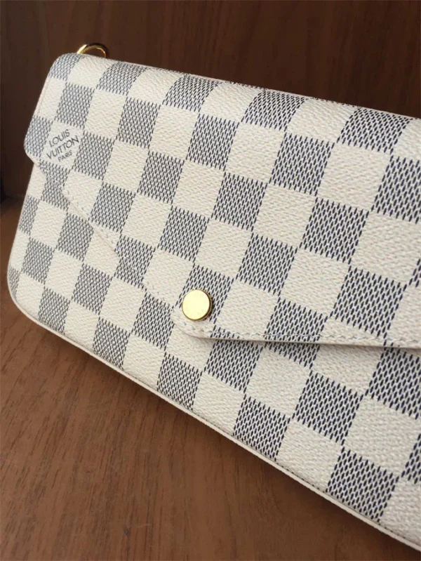 e0d6262c-c31f4f9b91eb.webp Louis Vuitton F Licie Pochette 21cm/8.3in, Designer Handbags, Womens Purse, luxury bags