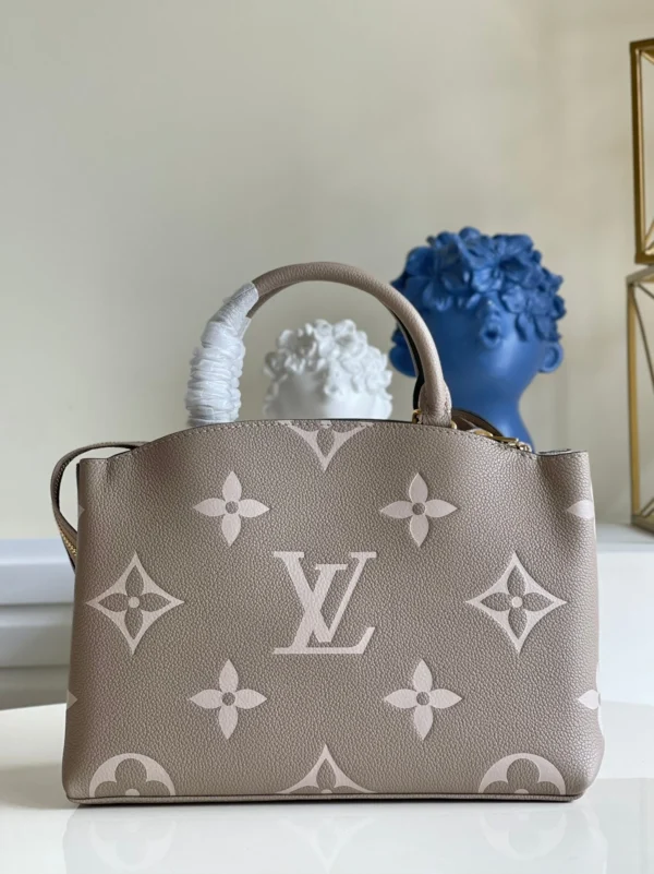 e35b712d-3ec9343d5370.webp Louis Vuitton Petit Palais 29Cm Cr Me, Designer Handbags, Womens Purse, luxury bags