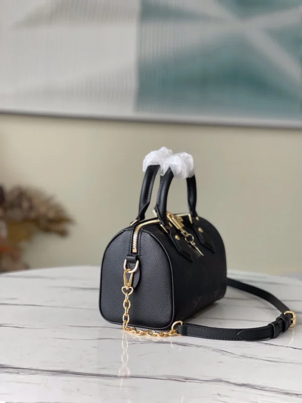 eafefd13-fc9c1bc914af.webp Louis VuittonSpeedy Bandouliere Bag Monogram Empreinte Giant 20 Black 20cm M58953, Designer Handbags, Womens Purse, luxury bags