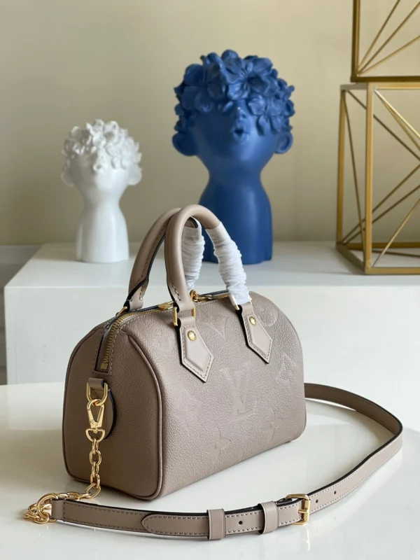 ef7d2267-387cddad887b.webp Louis Vuitton Speedy Bandoulire 25 Monogram Empreinte Tourterelle 25cm M59273, Designer Handbags, Womens Purse, luxury bags