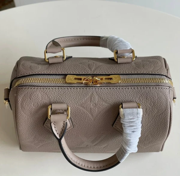 f9a0251b-996e761937f9.webp Louis Vuitton Speedy Bandoulire 25 Monogram Empreinte Tourterelle 25cm M59273, Designer Handbags, Womens Purse, luxury bags