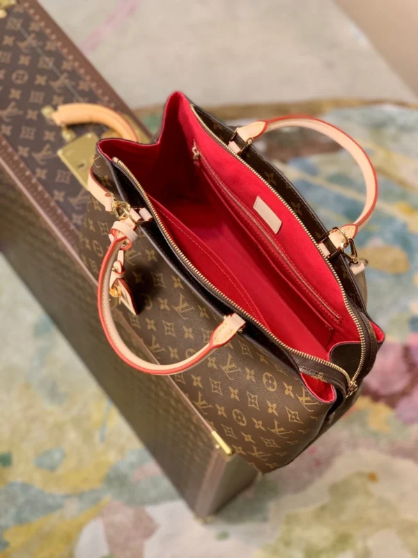 g_ecc7635a-1db6-45b5-a552-bf9f973fdc5f-e52690b2225c.webp Louis Vuitton Grand Palais 34Cm, Designer Handbags, Womens Purse, luxury bags