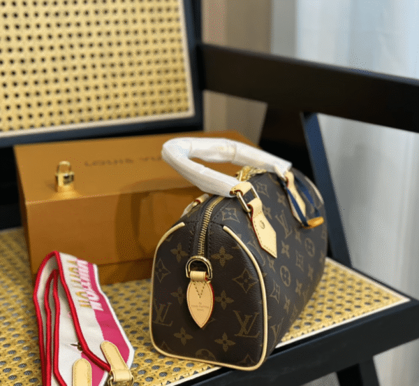 Louis Vuitton Speedy Bandouliere 20 Fuchsia 20cm M46234, Designer Handbags, Womens Purse, luxury bags