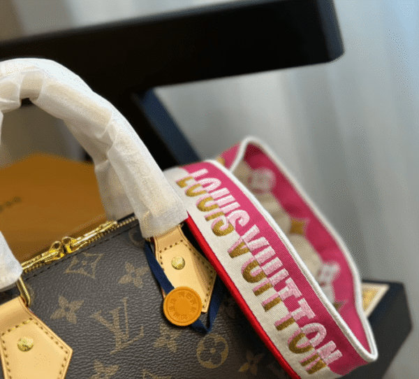 Louis Vuitton Speedy Bandouliere 20 Fuchsia 20cm M46234, Designer Handbags, Womens Purse, luxury bags