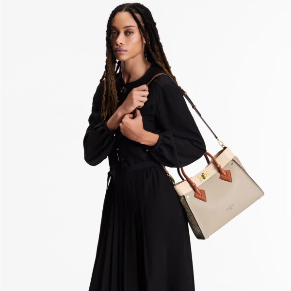 Louis Vuitton On My Side MM M53825, Designer Handbags, Womens Purse, luxury bags