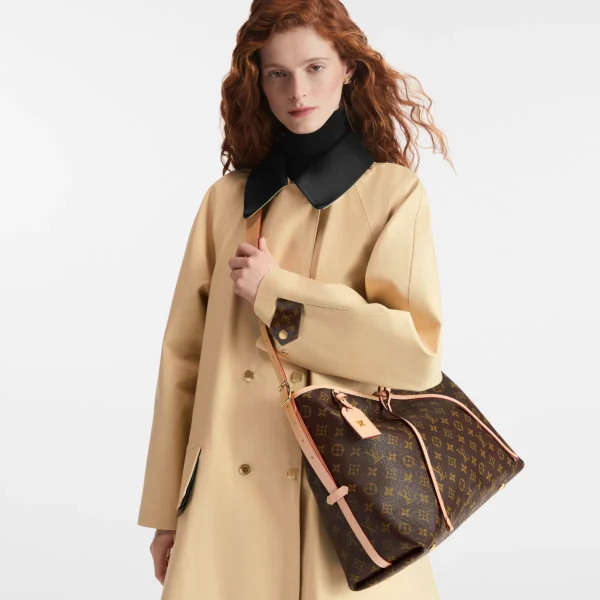 louis-vuitton-carryall-mm-M46197_PM1_Cropped-worn-view-4d4fe9480455.webp CarryAll MM